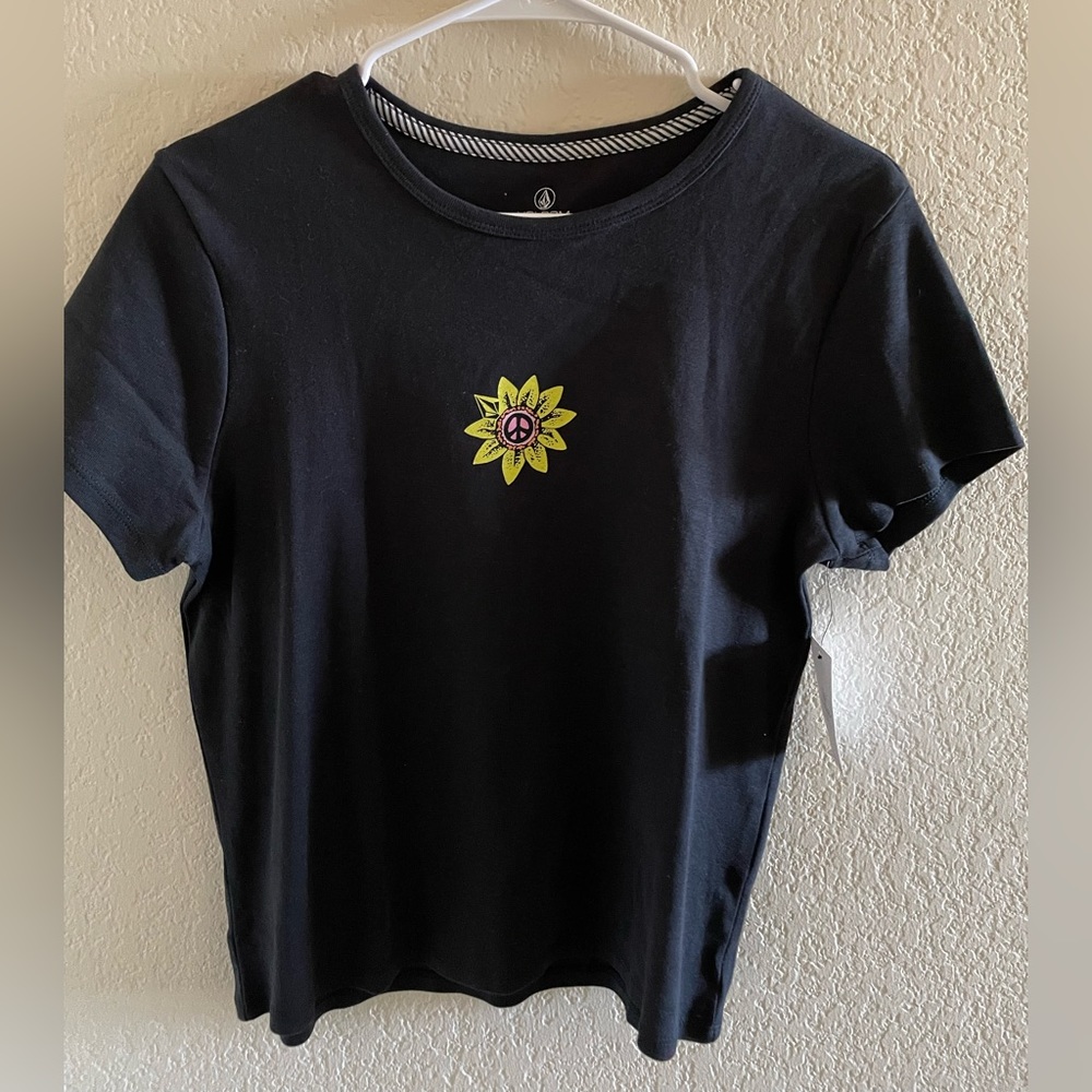 Volcom black shirt
